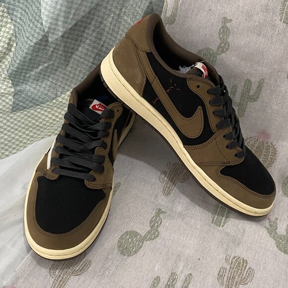 Travis Scott X Jordan 1 Low OG SP - Picture 4 of 7